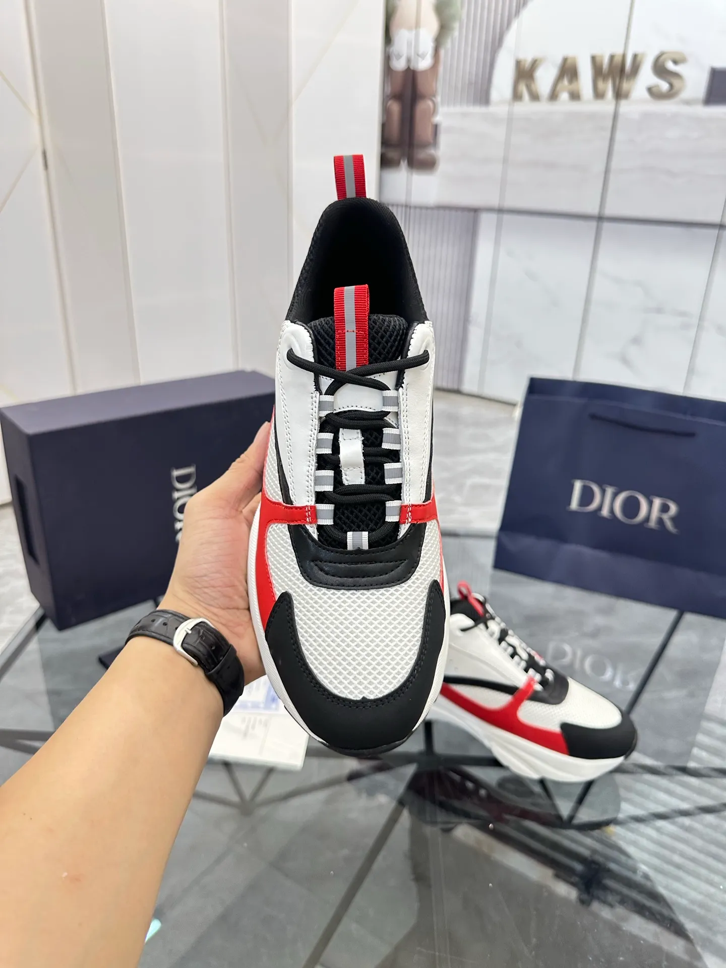 Men's shoes: 💰P460¥ Ready in Guangzhou, fully packaged Product trademark: Dior* "Dior*" low-top casual shoes Regular size: 38-46 (can be customized to 47) B22 Product materials: imported cowhide leather upper spliced ​​with original fabric, breathable lining, original outsole. Number: 920